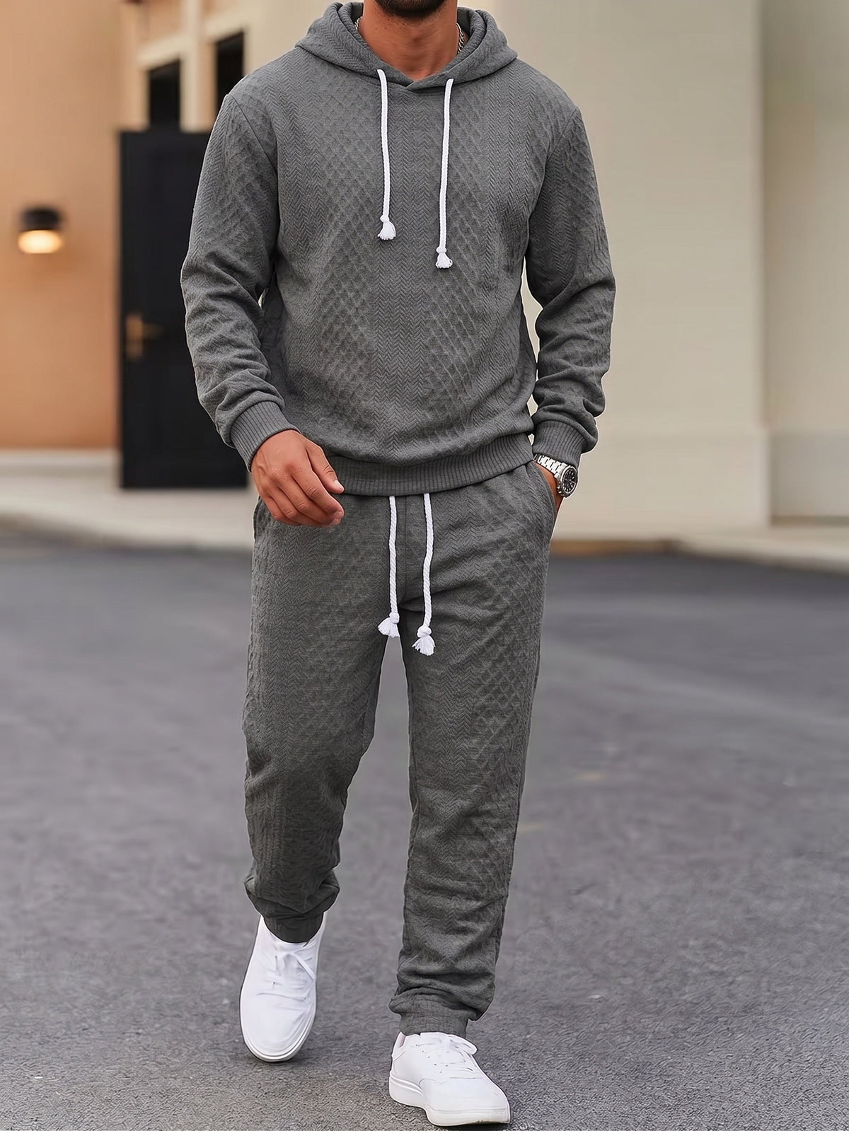 Zweiteiler in Struktur-Jacquard: Kapuzenpullover & Jogginghose